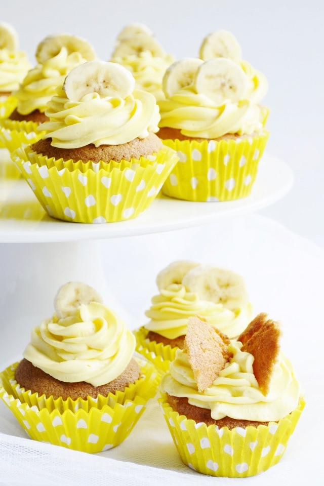 Fotorecept: Vanilkovo-citrónove muffiny s jahodovým a bananovým mascarpone krémom