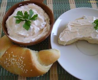 Joghurtos krémsajt házilag és szendvicskrém