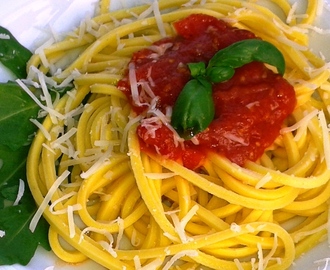 Špagety s rajčinovou omáčkou
