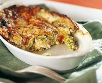 Färsk lasagne med rökt lax och broccoli