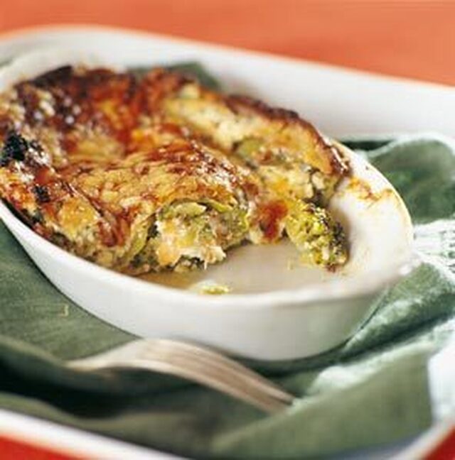 Färsk lasagne med rökt lax och broccoli
