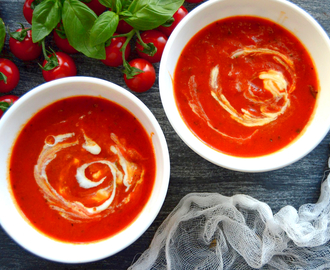Aromatyczna zupa krem z pomidorów
