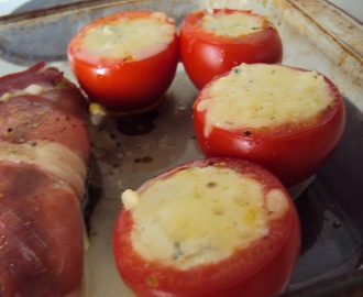 Parman kana ja täytetyt tomaatit
