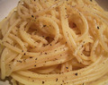 Spaghetti Cacio E Pepe (Spaghetti With Cheese & Black Pepper)
