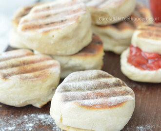 Broodmuffins bakken de pan