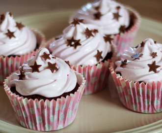 Chokolade cupcakes med marshmallow frosting