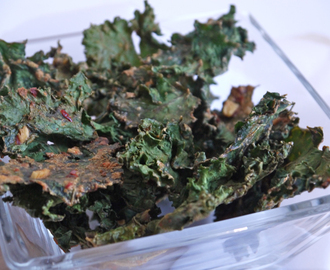Spicy Tahini Baked Kale Chips