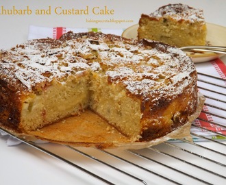 Rhubarb and Custard Cake / Rabarbarų pyragas su plikytu kremu