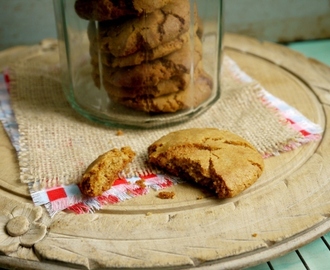 Cornish Fairings (a delicious spiced biscuit, perfect for dunking!)