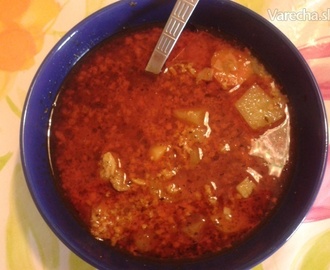 Hustá gulášová polievka z mletého mäsa (fotorecept)