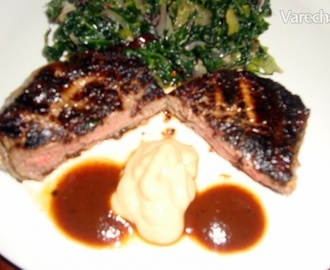 Hovädzí steak s arugulla a radicchio šalátom (fotorecept)