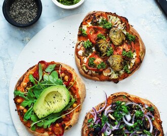 VIDEO: Mini pizza med linsemos og grøntsager