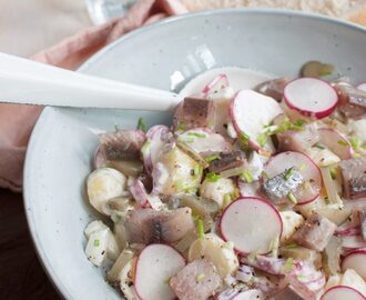 Recept: Aardappelsalade met radijs en haring