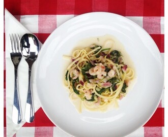 Quick and Tasty Family Meal: Prawn and Courgette Linguine Recipe