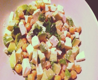 VEGGIE VIBES: Salade met #avocado #kikkererwten en #feta!