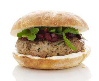 Tuniakový burger s čerstvým koriandrom