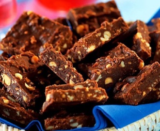 Quadradinhos de Chocolate com Amendoim