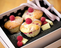 Fluffige Hhmmmbeer-Muffins – Mit frischen Himbeeren und weißer Schokolade