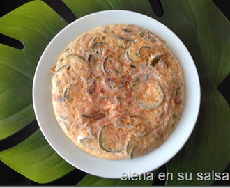 Tortilla de calabacín, berenjena, cebolla y pimiento verde