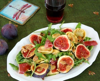 Tortellini-Salat mit Feigen, Prosciutto, WalnÃ¼ssen und Rotwein-Vinaigrette