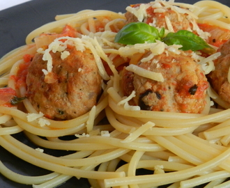 Spaghetti z soczystymi pulpecikami, czyli gotuję z Okrasą i Lidlem ;)