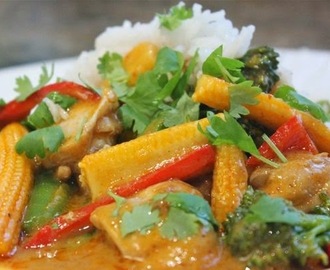 THAI RED chicken curry
