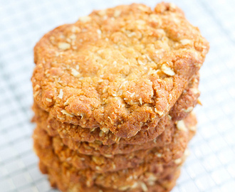 ANZAC biscuits (recipe for coconut oat cookies)