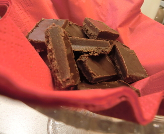 Busenkel chokladfudge - lite nyttigare, lika goda.  Utan gluten, mjölk, mandel och nötter