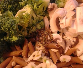 One Pot Pasta met kip, champignons en broccoli