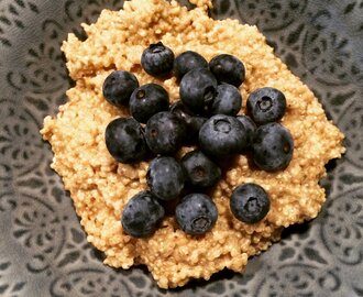 Quinoa ontbijtje met blauwe bessen