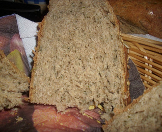 Svéd kapros kenyér száritott medvehagymával és napraforgóval  gazdagítva