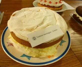 Lemon meringue pie cake