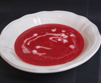 Gyömbéres céklaleves kókusztejjel/Rote Rüben-Ingwer Suppe mit Kokosmilch