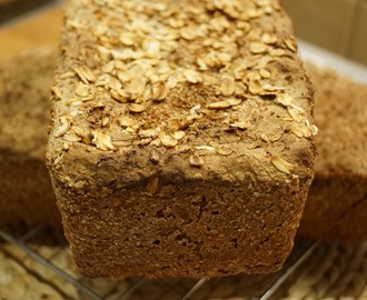 Chleb razowy pszenno-żytni ze słonecznikiem