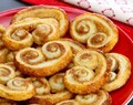 Χριστουγεννιάτικη Συνταγή: Φτιάξτε τα ΠΙΟ γευστικά Μπισκότα με 3 Συστατικά που υπάρχουν σε ΚΑΘΕ Κουζίνα!