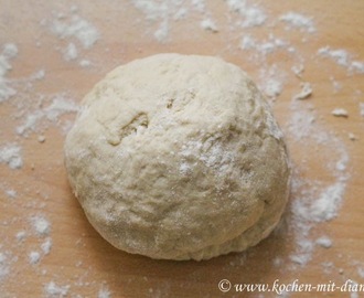 Grundrezept: Pizzateig/ Basic recipe: pizza dough