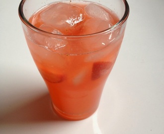 Recept: Aardbei - rabarber limonade
