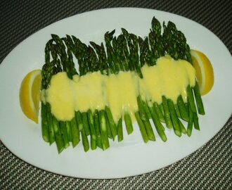 Roasted Asparagus with Hollandaise Sauce