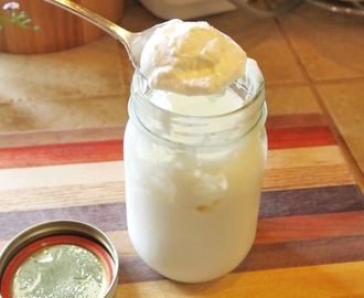 Make Your Own Homemade Sour Cream
