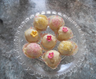 Cake balls med daim och vit choklad