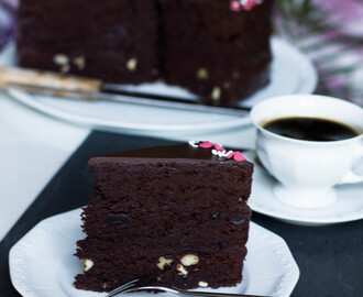 The chocolate heart attack (or chocolate glazed triple dark chocolate brownie cake)