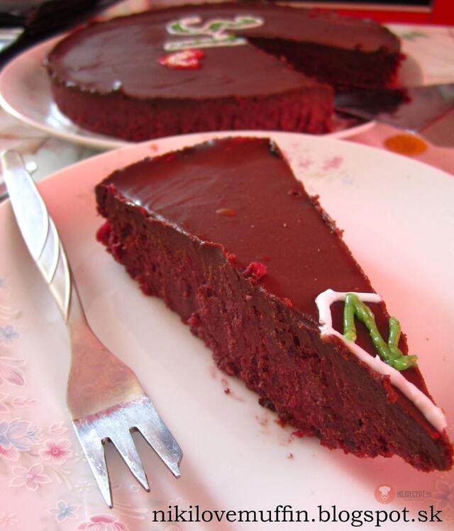 Nepečená cviklovo-čokoládová torta