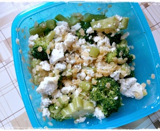 Bentó week #6: Brokolicovo - šošovicový šalát s nivou