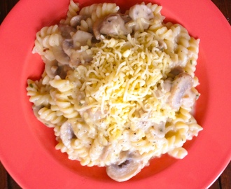 Pasta met bloemkoolsaus en champignons