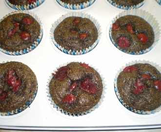 Meggyes - mákos paleo muffin