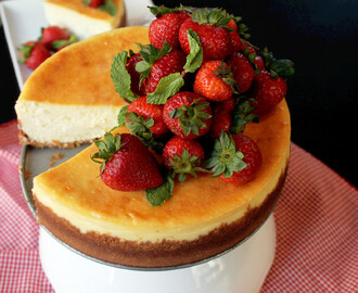 Strawberry Cheesecake with Vanilla Whipped Cream