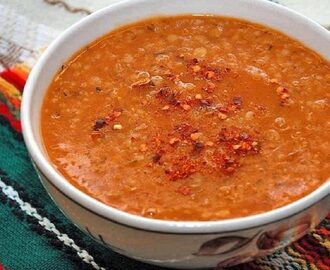 Z dovolenky som si priniesla tradičný recept na šošovicovú polievku. Výdatná korenistá chuť prilákala k stolu celú moju rodinu!