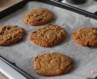 Cookies z arašidového masla a kúskami čokolády