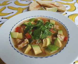 Rýchla a svieža mexická polievka so syrovou tortillou (moja srdcovka)