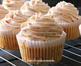 fresh strawberry cupcakes with strawberry whipped cream frosting